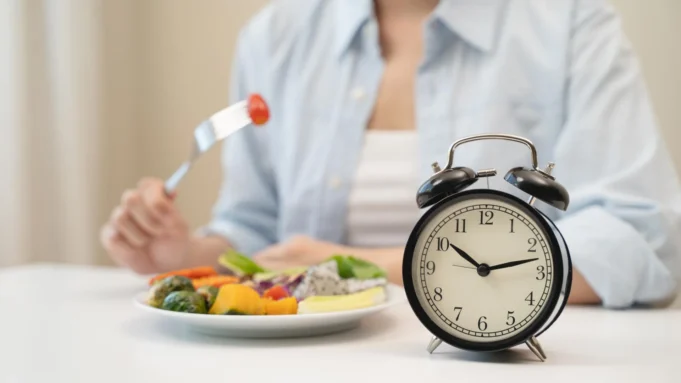 8 小時內進食可能有助於保持衰老的大腦敏銳。