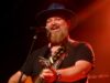 扎克布朗樂隊 (Zac Brown Band) 的約翰德里斯克爾霍普金斯 (John Driskell Hopkins) 在診斷 ALS 後仍在巡演