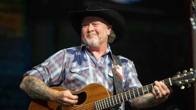 tracy-lawrence-guitar.jpg