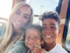 前大学橄榄球明星的妻子在 2 岁儿子去世后感到心碎 Ex-college football star's wife shares anguish after son, 2, died