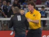 由于婴儿离开球场,美国职业足球大联盟 (MLS) 比赛停止 MLS game gets interrupted as a BABY escapes onto the field