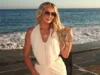 道奇队球星的妻子在健康恐慌几周后分享度假照片 Dodgers star's wife shares vacation photos weeks on from health scare