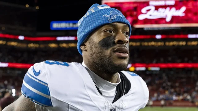 这位 NFL 球星(33 岁)在新赛季开始前几周突然停止踢球 这位 NFL 球星(33 岁)在新赛季开始前几周突然停止踢球