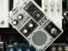 这个小吉他放大器是我用过的最不起眼的踏板 Up close view of Amp Crash guitar amp.