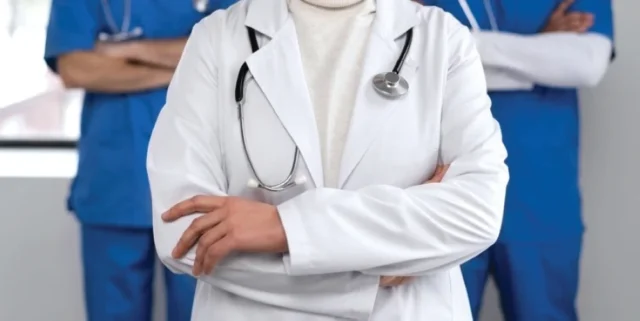 “健康控股”:医疗从业人员培训名额5139个,增长超20%。 “健康控股”:医疗从业人员培训名额5139个,增长超20%。