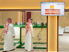 参与第一天,一家西班牙农场在猎鹰拍卖会上出售其全部产品 منصة مزاد الصقور - اليوم