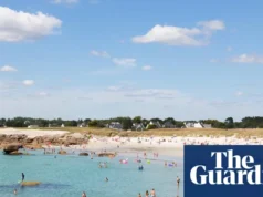 “巴黎人滚蛋!”为什么法国有足够多的法国游客 ‘Parisians out!’ Why the French have had enough of French tourists