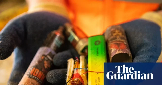 数据显示,回收中心的电池火灾每年给英国造成 10 亿英镑的损失 数据显示,回收中心的电池火灾每年给英国造成 10 亿英镑的损失