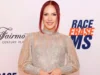 莎娜·伯吉斯 (Sharna Burgess) 详细介绍了 DWTS 时隔五年后“回家”的情况 Sharna Burgess Details “Coming Home” to DWTS After 5-Year Break