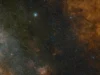 科学家刚刚发现了银河系中已知速度最快的恒星。它以每秒 15,500 英里的速度绕着我们的黑洞变焦 A view of the Milky Way's center.