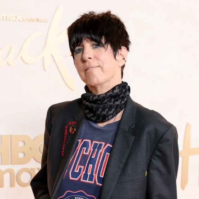 黛安·沃伦 (Diane Warren) 在洛杉矶街头收养了一头病毒性小猪