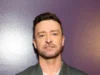 贾斯汀·汀布莱克 (Justin Timberlake) 和 6 岁的儿子菲尼亚斯 (Phineas) 在新照片中打高尔夫球时表现出色 Justin Timberlake and Son Phineas, 6, Bring Their A-Game While Golfing in New Photo