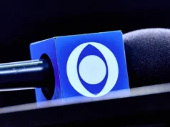 哥伦比亚广播公司 (CBS) 继续与美国国家橄榄球联盟 (NFL) 就新的转播协议进行谈判 CBS continues to talk to NFL about a new broadcast deal
