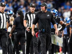 丹·坎贝尔:我不会将我的挑战旗帜交给任何人 Dan Campbell: I'm not giving my challenge flag up to anybody