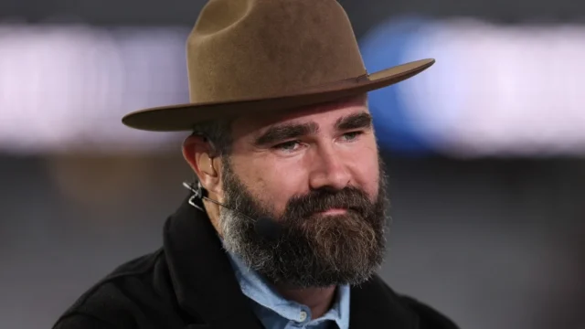 ESPN 将贾森·凯尔斯 (Jason Kelce) 加入戴夫·帕什 (Dave Pasch) 和库尔特·华纳 (Kurt Warner) NFL 展位