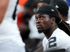 突袭者队RB阿什顿·让蒂被诊断出高位脚踝扭伤 Raiders RB Ashton Jeanty diagnosed with sprained ankle