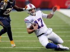 乔什·艾伦倡导到处都有草地球场 Josh Allen makes the case for grass fields everywhere