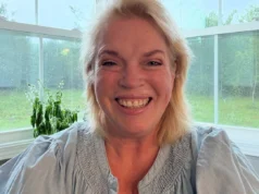 在科迪·布朗分手四年后,姐妹妻子的珍妮尔·布朗公开与新男友 Sister Wives' Janelle Brown Goes Public With New Boyfriend 4 Years After Kody Brown Split