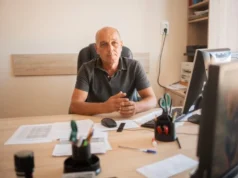 保加利亚村庄担心成为伊朗目标 Rosen Rusev, mayor of Bezmer village, has been informing the government about the villagers’ worries