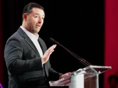 49 人队老板杰德·约克是否违反了 NFL 的行为政策?专员表示“正在审查中” Did 49ers owner Jed York violate NFL conduct policy? Commissioner says it's 'being reviewed'