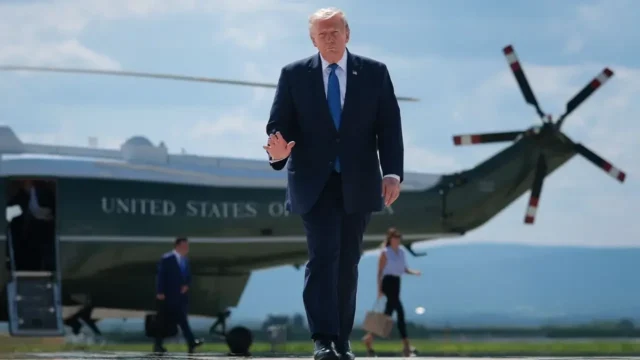 唐纳德·特朗普称霍尔木兹海峡为“美国领土”,称伊朗“永远”不会拥有核武器 唐纳德·特朗普称霍尔木兹海峡为“美国领土”,称伊朗“永远”不会拥有核武器