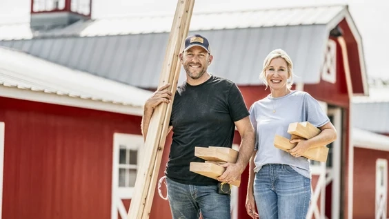 HGTV 的戴夫·马尔斯 (Dave Mars) 和珍妮·马尔斯 (Jenny Mars) 在一次“一生一次”的家庭旅行中处理了意大利的一项翻修工程。 HGTV 的戴夫·马尔斯 (Dave Mars) 和珍妮·马尔斯 (Jenny Mars) 在一次“一生一次”的家庭旅行中处理了意大利的一项翻修工程。