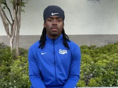 加迪纳·塞拉 (Gardena Serra) 防守后卫韦斯利·艾斯 (Wesley Ace) 速度快且令人兴奋 Gardena Serra defensive back Wesley Ace has speed to thrill