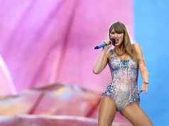 泰勒·斯威夫特已入选纳什维尔歌曲作者名人堂。 Taylor Swift To Be Inducted Into Nashville Songwriters Hall Of Fame