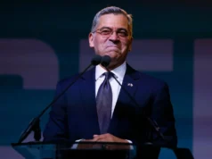泽维尔·贝塞拉表示他很乐意解决此案。派拉蒙-WBD Xavier Becerra Says He Prefers Settlement Of Paramount-WBD Lawsuit