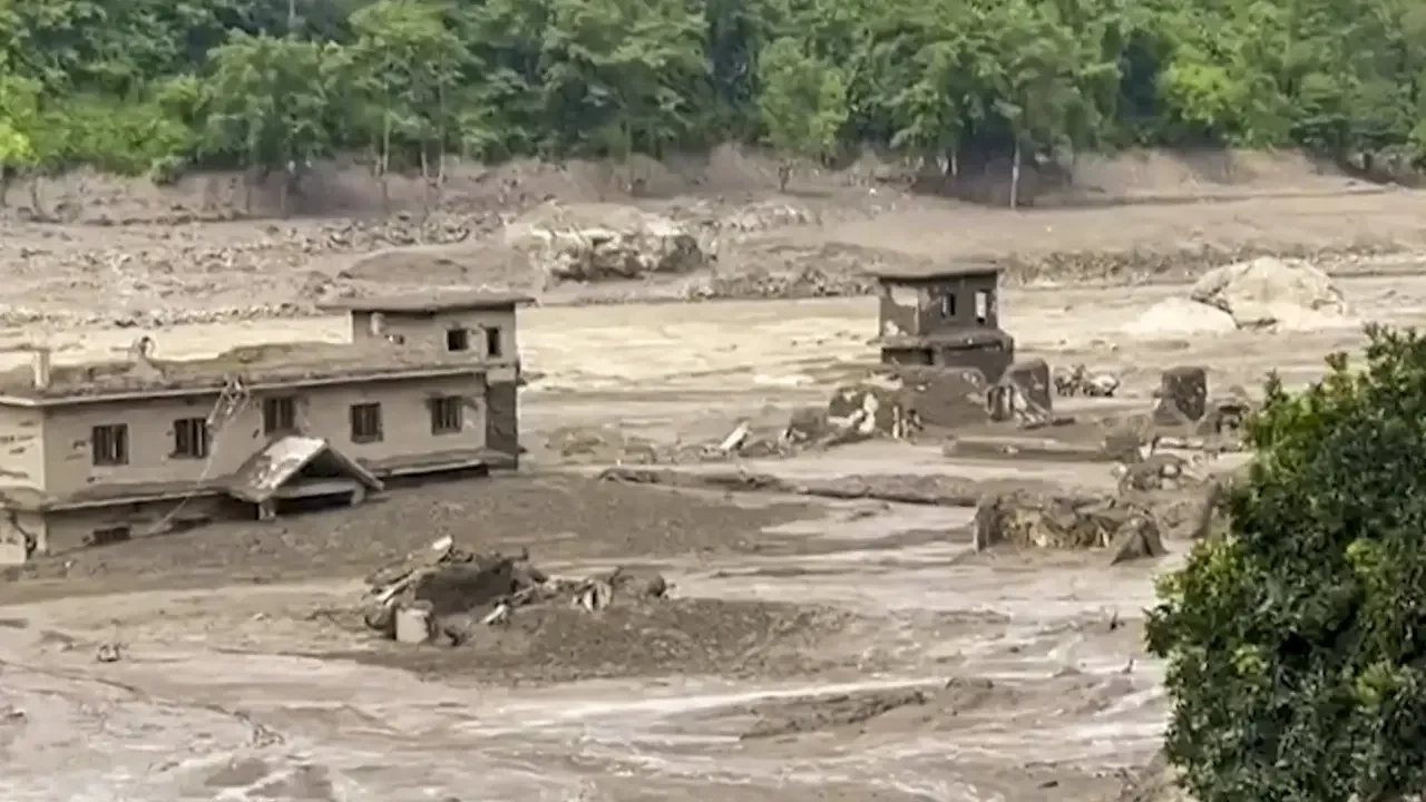 尼泊尔洪水:官方称倾盆大雨造成至少46人死亡、500人失踪 目前,受洪水影响的地区已有近500人失踪。图片/PTI