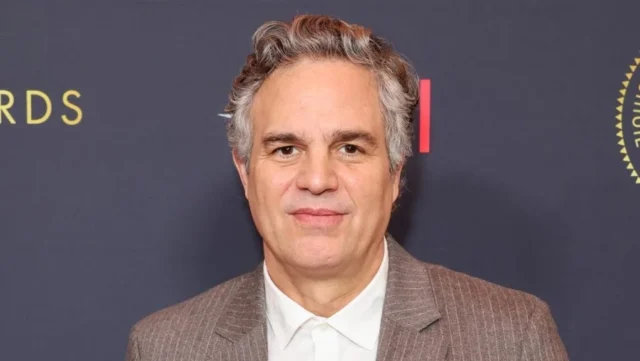 马克·鲁法洛 (Mark Ruffalo) 抨击埃里森在派拉蒙-WBD 合并中与甲骨文的关系 马克·鲁法洛 (Mark Ruffalo) 抨击埃里森在派拉蒙-WBD 合并中与甲骨文的关系