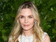 米歇尔·菲佛解释说她还没有退休。 Michelle Pfeiffer Clarifies She's Not Retiring