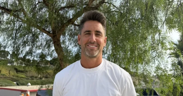 准备:前 NFL 近端锋丹尼斯·皮塔现在在圣克莱门特担任教练 准备:前 NFL 近端锋丹尼斯·皮塔现在在圣克莱门特担任教练