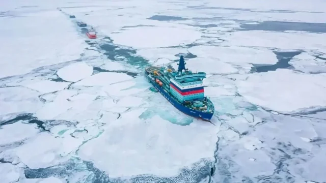 随着美国利益的增加,北极权力博弈为美国的主要竞争对手与俄罗斯提供了新的机会 随着美国利益的增加,北极权力博弈为美国的主要竞争对手与俄罗斯提供了新的机会