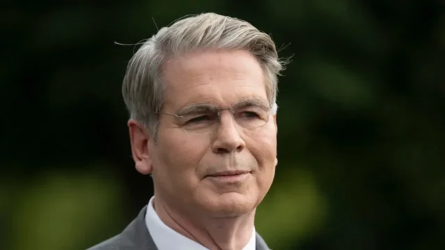 西亚对峙:伊朗就“经济诺曼底登陆”威胁回击美国,称其承认军事失败 西亚对峙:伊朗就“经济诺曼底登陆”威胁回击美国,称其承认军事失败