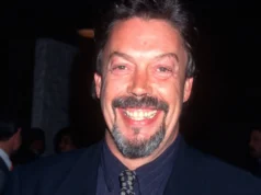 舞台和银幕标志性明星蒂姆·库里去世,享年 80 岁 tim curry