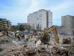 委内瑞拉地震造成的死亡人数为 6,438 人,估计有数千座建筑物倒塌。 File Photo