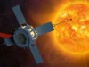 在太空的这一天! 1997 年 8 月 25 日:美国宇航局 (NASA) 推出先进组合探测器 (Advanced Composition Explorer) 来追踪太阳风等 A Boeing Delta II rocket launches NASA's Advanced Composition Explorer satellite from Launch Complex 17A at the Cape Canaveral Air Force Station in Florida on Aug. 25, 1997.
