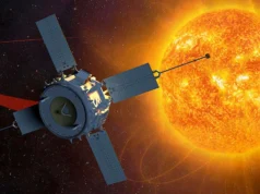 在太空的这一天! 1997 年 8 月 25 日:美国宇航局 (NASA) 推出先进组合探测器 (Advanced Composition Explorer) 来追踪太阳风等 A Boeing Delta II rocket launches NASA's Advanced Composition Explorer satellite from Launch Complex 17A at the Cape Canaveral Air Force Station in Florida on Aug. 25, 1997.