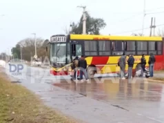 5月118线公交车与摩托车严重相撞事故 Fuerte choque entre un colectivo de la línea 118 y una moto en el Bº Primero de Mayo