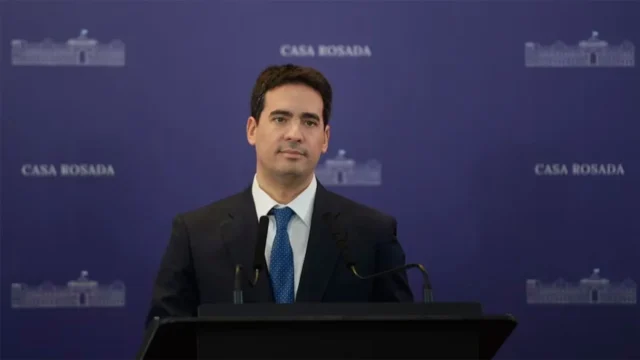 El Gobierno admitió que parte de los impuestos para las rutas se utilizan para sostener el equilibrio fiscal El Gobierno admitió que parte de los impuestos para las rutas se utilizan para sostener el equilibrio fiscal