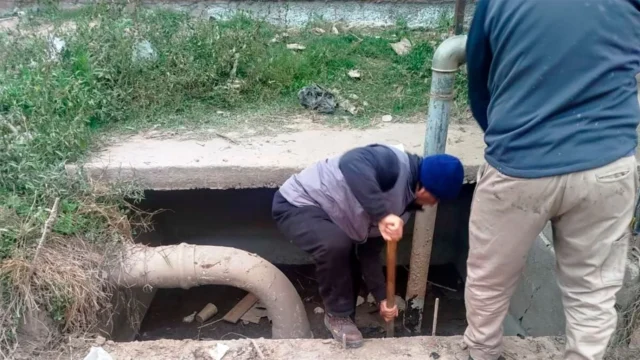 Se amplía la limpieza de desagües pluviales y se solicita a los vecinos no arrojar basura Se amplía la limpieza de desagües pluviales y se solicita a los vecinos no arrojar basura