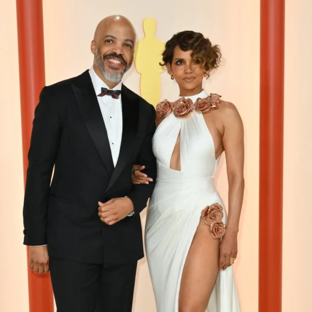 一睹哈莉·贝瑞 (Halle Berry) 与她的两个孩子和未婚夫范·亨特 (Van Hunt) 的私人世界