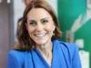 凯特·米德尔顿 (Kate Middleton) 在夏末的发型转变中继续她的金发之旅 Kate Middleton Continues Blonde Streak in End of Summer Hair Transformation