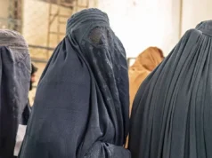 葡萄牙颁布“罩袍法”,基本上禁止在公共场合蒙面 Portugal enacts 'burqa law' largely prohibiting face coverings in public