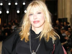 考特尼·洛芙 (Courtney Love) 揭露了一场几乎夺去了她生命的秘密健康危机:“我的身体简直爆炸了” Courtney Love reveals secret health crisis that nearly killed her: 'My body just exploded'