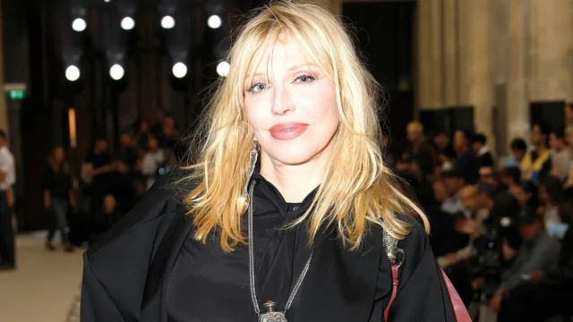 考特尼·洛芙 (Courtney Love) 揭露了一场几乎夺去了她生命的秘密健康危机:“我的身体简直爆炸了” 考特尼·洛芙 (Courtney Love) 揭露了一场几乎夺去了她生命的秘密健康危机:“我的身体简直爆炸了”