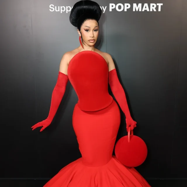 Cardi B 展示价值超过 187,000 美元的精美设计师包袋