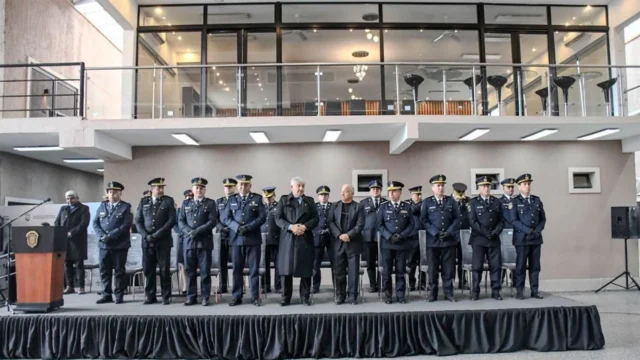 一所警察教官学校在圣地亚哥德尔埃斯特罗落成 一所警察教官学校在圣地亚哥德尔埃斯特罗落成