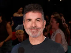 西蒙·考威尔因背部手术将缺席美国达人秀几周 Simon Cowell Will Be Absent From America's Got Talent for Weeks Amid Back Surgery